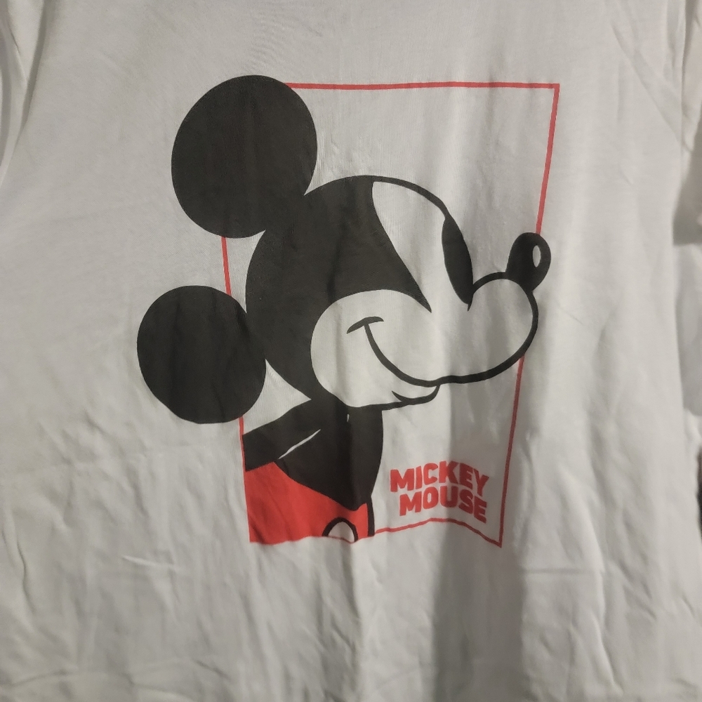 T SHIRT
